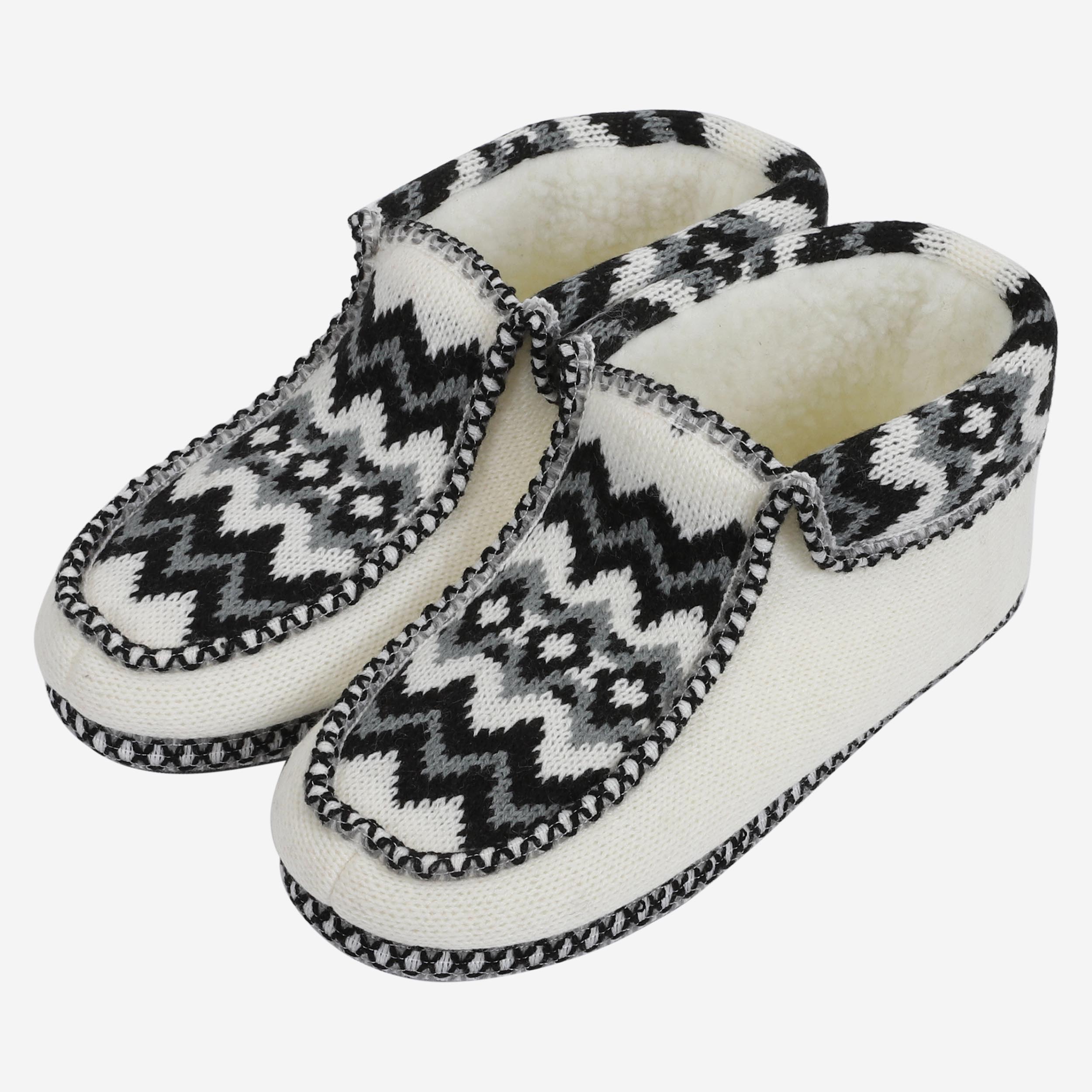 skalavik-nordic-slippers-cabin-socks-knitted-norwegian_4.jpeg